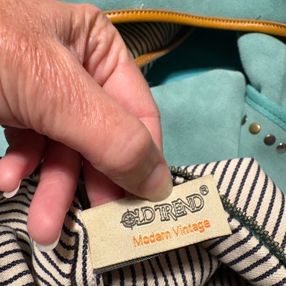 MASSIVE seafoam green suede hobo bag - “Rose Valley” - Old Trend brand - Picture 13 of 14